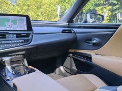 Lexus ES 200 Excellence Edition - ფოტო 14
