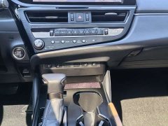 Lexus ES 200 Excellence Edition - ფოტო 17
