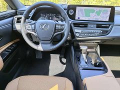 Lexus ES 200 Excellence Edition - ფოტო 18