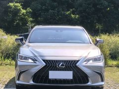 Lexus ES 200 Excellence Edition - ფოტო 2