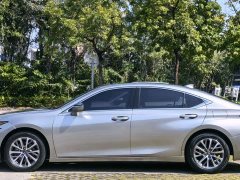 Lexus ES 200 Excellence Edition - ფოტო 4