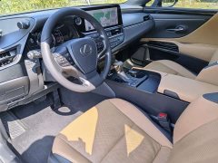 Lexus ES 200 Excellence Edition - ფოტო 9
