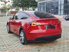 Tesla Model Y Rear-Wheel Drive - ფოტო 11