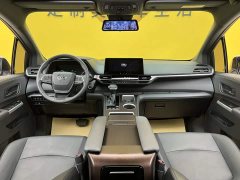 Toyota Gravia 2.5L Hybrid Luxury - photo 4