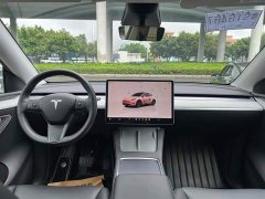 Tesla Model Y Rear-Wheel Drive - ფოტო 3