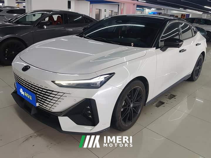 Changan UNI-V 1.5T Premium - ავტომობილი ჩინეთიდან