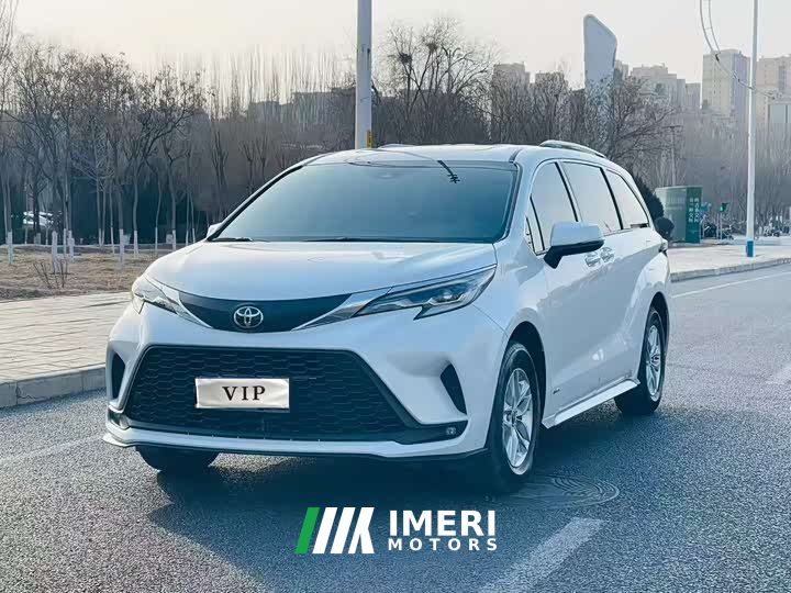Toyota Gravia 2.5L Hybrid Luxury - автомобиль из Китая
