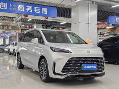 Buick GL8 New Energy Lusang Respect Edition - photo 3