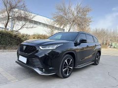 Toyota Crown Venza 2.5L HEV AWD Premium - фото 1