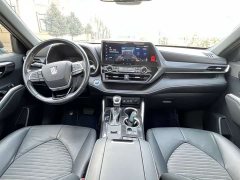 Toyota Crown Venza 2.5L HEV AWD Premium - фото 5