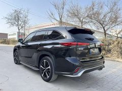 Toyota Crown Venza 2.5L HEV AWD Premium - фото 8