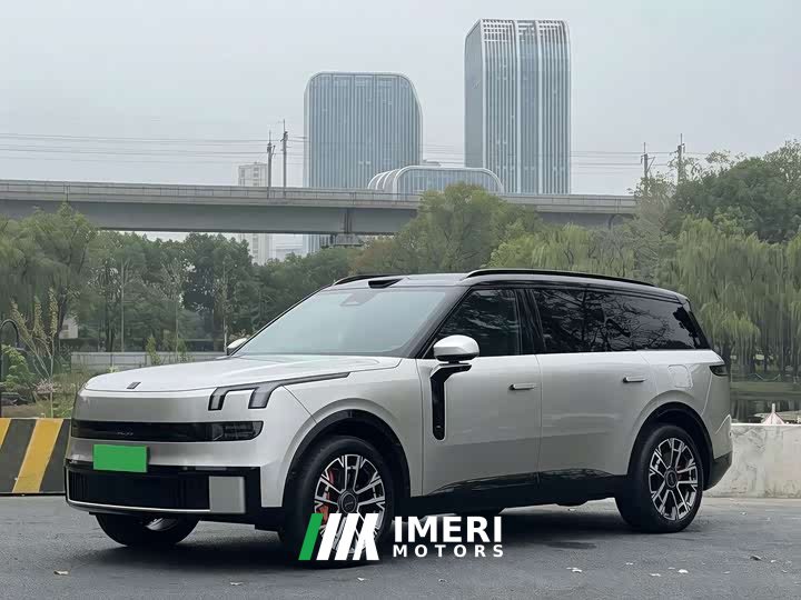 Lynk & Co 900 2.0T Ultra 6-Seater