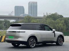 Lynk & Co 900 2.0T Ultra 6-Seater - фото 3