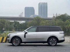 Lynk & Co 900 2.0T Ultra 6-Seater - фото 4