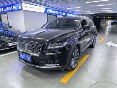 Lincoln Explorer 2.7T AWD Prestige - ფოტო 1