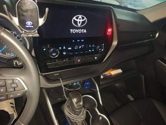 Toyota Highlander Hybrid 2.5L AWD Premium 7-Seater - photo 14