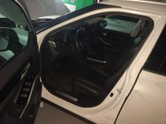 Toyota Highlander Hybrid 2.5L AWD Premium 7-Seater - photo 17
