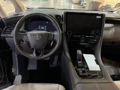 Toyota Alphard Hybrid 2.5L Premium Gold Edition - photo 6