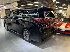 Toyota Alphard Hybrid 2.5L Premium Gold Edition - photo 8