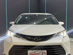 Toyota Sienna 2.5L Hybrid Comfort Edition - фото 2