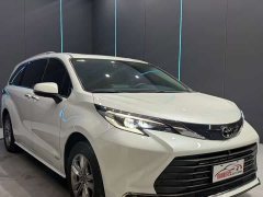 Toyota Sienna 2.5L Hybrid Comfort Edition - фото 3