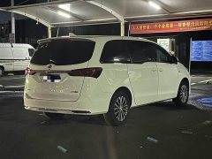 Buick GL8 Land Business Class Smart Edition - ფოტო 2