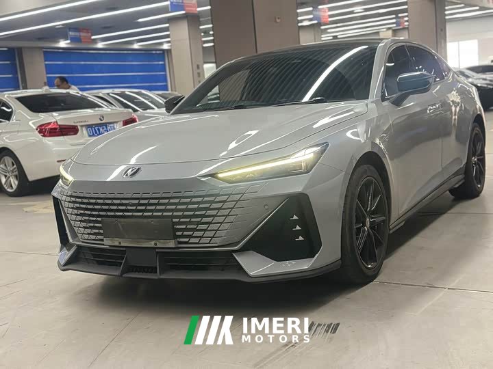 Changan UNI-V 1.5T Deluxe - ავტომობილი ჩინეთიდან