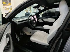 Tesla Model Y Rear-Wheel Drive - photo 3