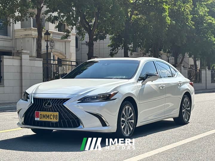 Lexus ES 200 Excellence Edition - ავტომობილი ჩინეთიდან
