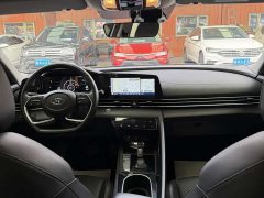 Hyundai Elantra 1.5L CVT Luxury - ფოტო 11