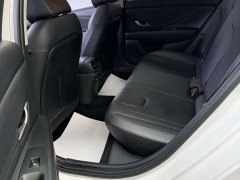 Hyundai Elantra 1.5L CVT Luxury - ფოტო 12