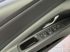 Hyundai Elantra 1.5L CVT Luxury - ფოტო 14