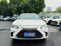 Lexus ES 200 Premium Edition - photo 2
