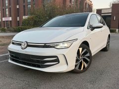 Volkswagen Golf 300TSI Pro - ფოტო 1