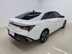 Hyundai Elantra 1.5L CVT Luxury - photo 4