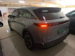 Nissan Venucia VX6 520 Air - ფოტო 4