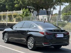 Lexus ES 200 Premium Edition - ფოტო 4