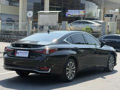 Lexus ES 200 Premium Edition - ფოტო 5