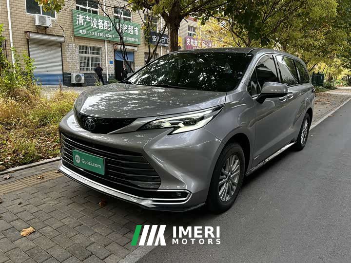 Toyota Sienna 2.5L Hybrid Luxury - car from China