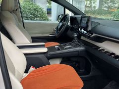 Toyota Sienna 2.5L Hybrid Luxury - photo 10