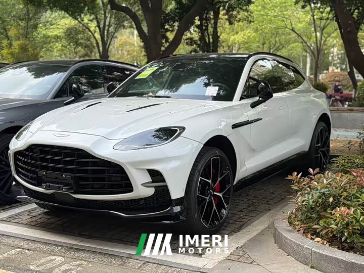 Aston Martin DBX 4.0T V8 707