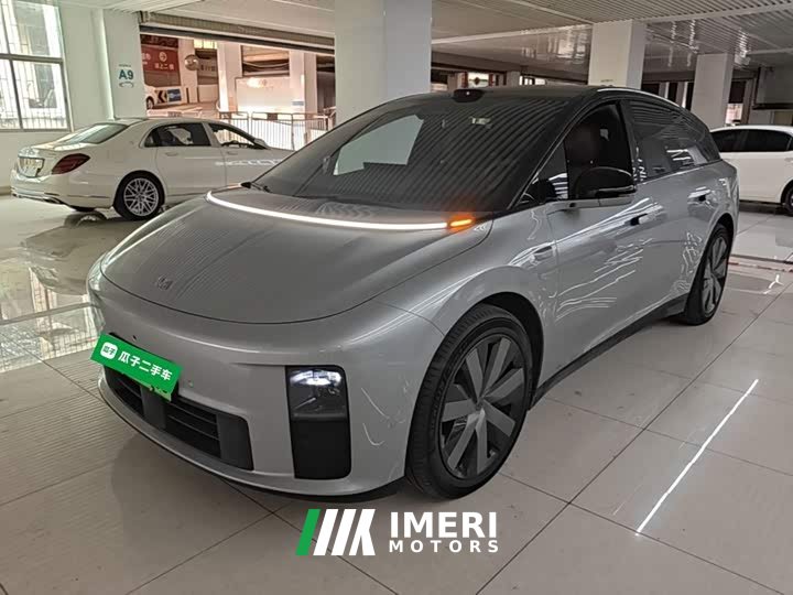 Li Auto i6 Four-Wheel Drive Standard Edition - ავტომობილი ჩინეთიდან