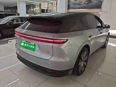 Li Auto i6 Four-Wheel Drive Standard Edition - ფოტო 6