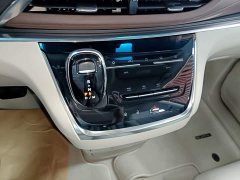 Buick GL8 Land Business Class Comfort Edition - ფოტო 9