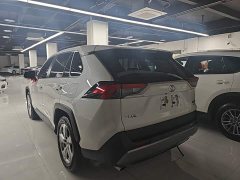 Toyota RAV4 2.0L CVTAWD Edition - фото 4
