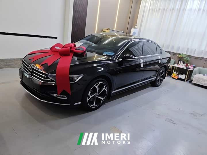 Volkswagen Magotan Zhongxiang 330TSI DSG Luxury - car from China