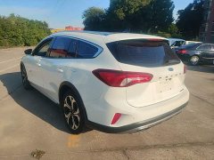 Ford Focus Estate EcoBoost 180 Automatic Hunting Tide Edition - photo 4