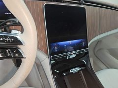 Mercedes-Benz EQE SUV 350 4MATIC Pioneer Edition - photo 12