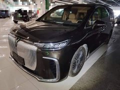 Voyah Lantu Dreamchaser PHEV AWD Flagship Kunpeng Edition - photo 1