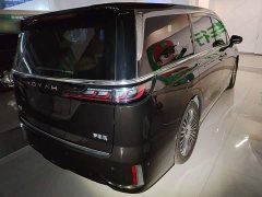 Voyah Lantu Dreamchaser PHEV AWD Flagship Kunpeng Edition - photo 6